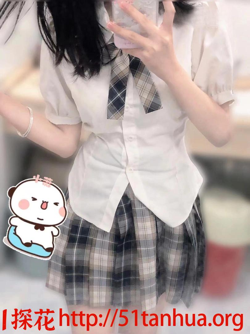  体验女友式白虎嫩妹小妤